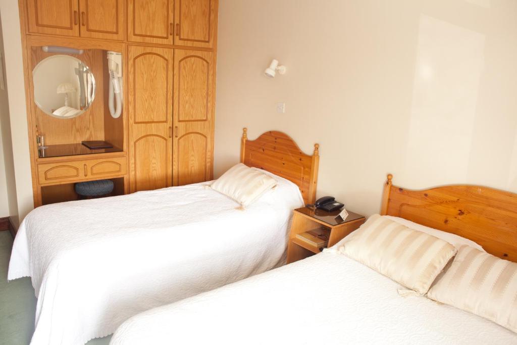 Hotel Grovemount House Ennistimon Habitación foto