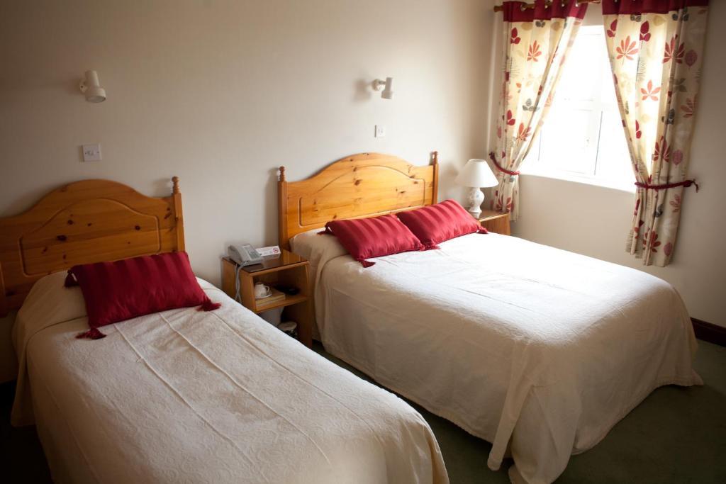 Hotel Grovemount House Ennistimon Habitación foto